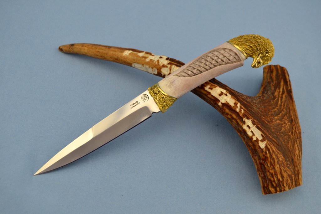 Нож "Хищник" (Х12МФ, художественное литье латунь, рог лося резной)